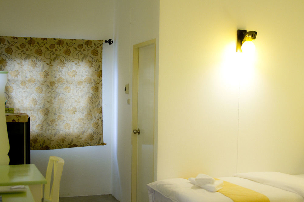 The Nimman13 Guesthouse Chiang Mai Zewnętrze zdjęcie