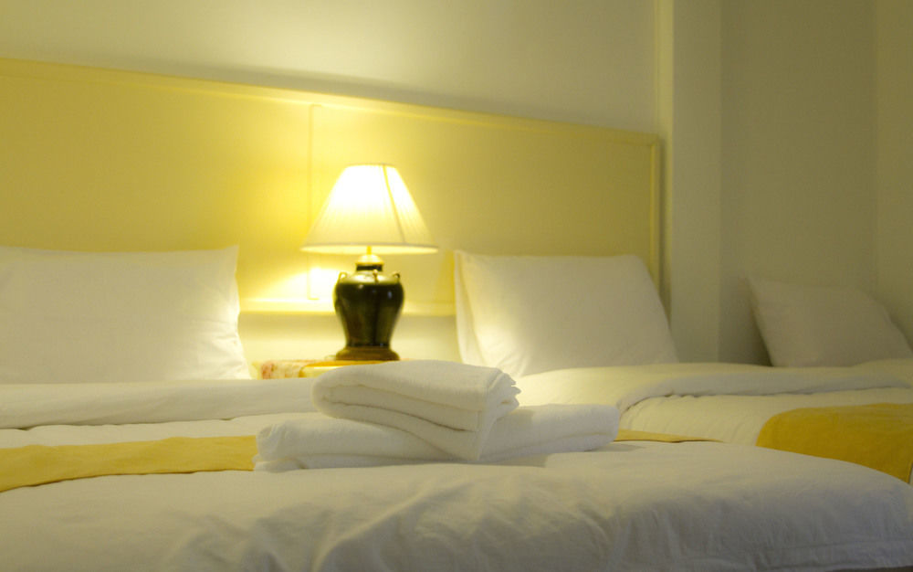 The Nimman13 Guesthouse Chiang Mai Zewnętrze zdjęcie